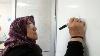 70 yaşında harfleri söktü Okumanın yaşı yok