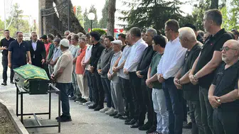 Diş tedavisi sırasında hayatını kaybeden 8 yaşındaki Ela toprağa verildi