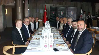 Beşiktaş sahaya çıkmadan önce rakiplerini ağırladı