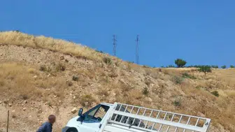 Siirt'te direksiyon hakimiyeti kaybolan araç şarampole uçtu