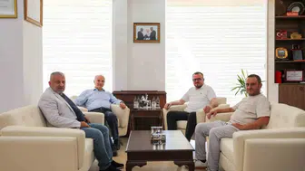 Düzce Belediye Başkanı Özlü şehrin geleceği için masaya oturdu