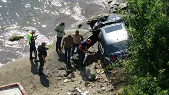 Ordu’da otomobil uçurumdan denize uçtu