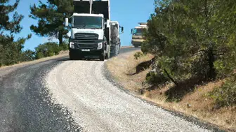 Lapseki köy yollarında asfalt mesaisi başladı