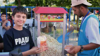 Esenyurtlu aileler parklarda sanatla buluşuyor