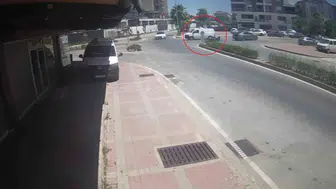 Manavgat'ta motosiklet kazası kamerada
