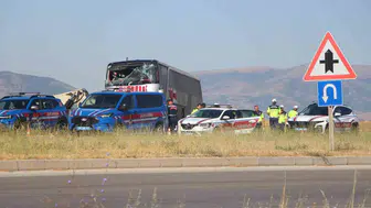 Amasya'daki otobüs kazasından kurtulan yolcular firmaya ateş püskürdü