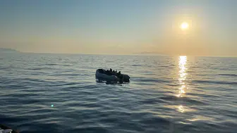 Çeşme açıklarında gece operasyonuyla 20 göçmen yakalandı