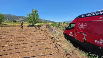 Denizli tarlalarında 40 derecelik mesaiye belediyeden serin destek