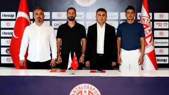 Antalyaspor iki tecrübeli ismi kadrosunda tuttu