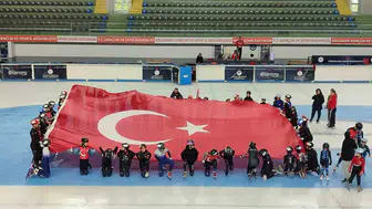 Palandöken'de buzun üzerinde 15 Temmuz anması