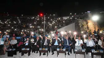 Çay ilçesinde vişne ve Eber sarısı şöleni başladı