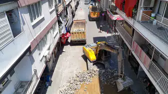 Efeler’de eski yollar yenileniyor