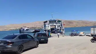 Keban Barajı'nda yakıtı biten feribot paniğe neden oldu?