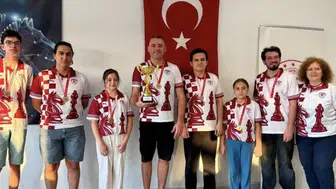 Yunusemre Belediyespor satrançta zirveye yerleşti