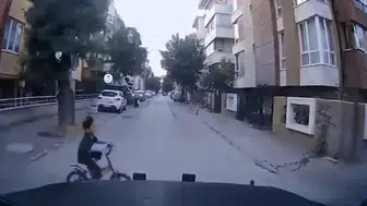 Eskişehir trafiğinde yürekleri ağza getiren dikkatsizlik