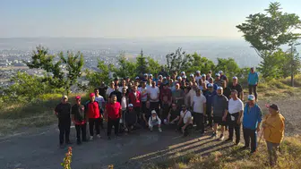 Başkan Büyükkılıç şoförlerle birlikte Ali Dağı'na çıktı