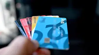 Çoklu kredi kartı kullanımında yapılan gizli hatalar