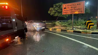 Alaplı kavşağında zincirleme kaza sonucu 5 kişi hastanelik oldu