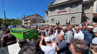 Karabük sevilen tır şoförüne veda etti