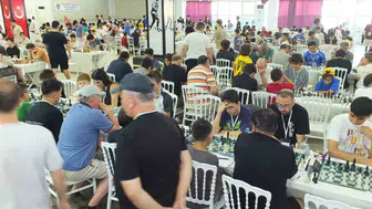 Burhaniye’de satranç şöleni 600’ü aşkın sporcuyla başladı