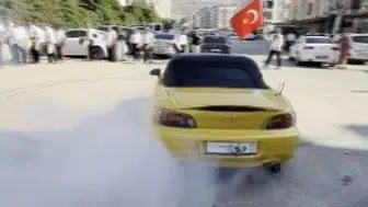Hatay'da düğün konvoyunda drift yapan sürücüye ağır fatura