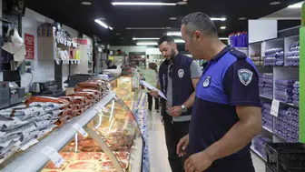 Kayseri'de market raflarına zabıta takibi