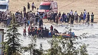 Giresun'da denize girenleri kurtarmak isterken canından oldu