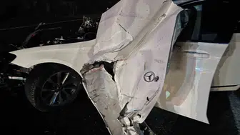 Sivas'ta yüksek hızlı kaza Otomobil traktöre çarpıp hurdaya döndü