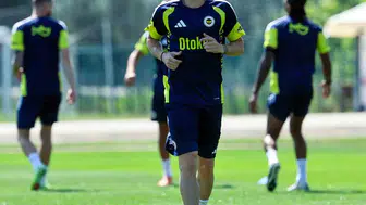 Mert Hakan Yandaş Fenerbahçe ile sembolik maaşa anlaştı