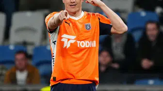 Başakşehir yıldız futbolcusunun bonservisini resmen aldı