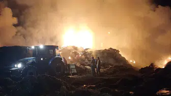 Çine’de 150 ton saman dakikalar içinde kül oldu