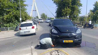 Antalya’da hatalı dönüş kazaya davetiye çıkardı