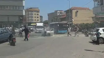 Salihli'de trafikteki otomobil aniden alevlere teslim oldu