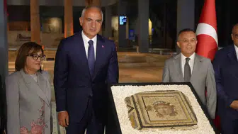 Zeugma’nın çalınan 13. mozaik parçası evine döndü