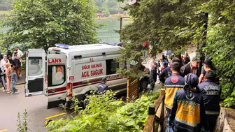 Uzungöl’de araç yamaçtan uçtu Turistler ölümden döndü