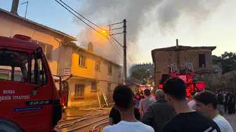 Bursa'da gece yarısı çıkan yangın bir genci hayattan kopardı