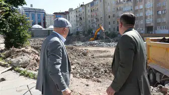 Erzurum’da eski binalar yıkılıp yerine modern konutlar yükseliyor