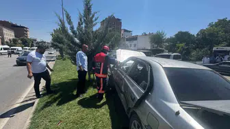Elazığ Kovancılar'da beton mikseri ve otomobil çarpıştı
