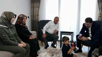 Depremde ailesini kaybeden Yusuf’a dedesi siper oldu