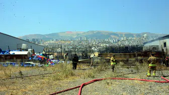 Kahramanmaraş'ta plastik fabrikasını alevler sardı