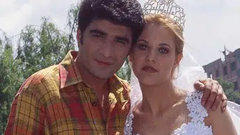 Emine Ün eski eşiyle Bodrum'da tatilde! Fit haline bir bakan bir daha baktı
