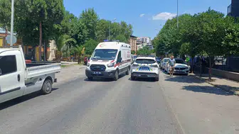 Aydın Efeler'de motosiklet ve kamyonet çarpıştı