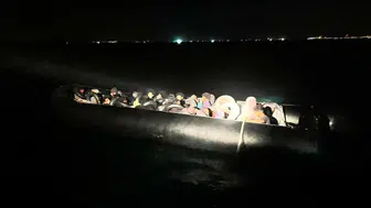 Didim açıklarında gece yarısı göçmen operasyonu