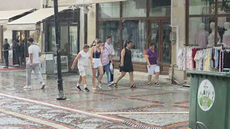 Edirne ve Kırklareli'de aniden bastıran yağış trafiği felç etti