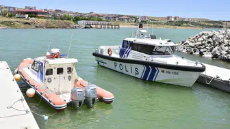 Van Gölü’nde balıkların zorlu yolculuğu için mesai başladı