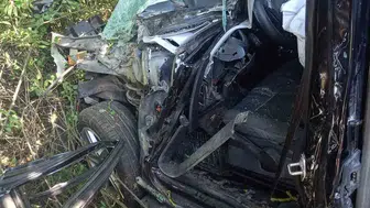 Savaştepe yolunda şiddetli kaza iki kişi araçta sıkıştı
