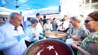 Küçükçekmece'de aşure bereketi 20 bin kişiye ulaşıyor