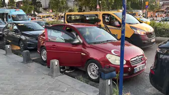 Üsküdar'da park halindeki araçta cansız bir beden bulundu