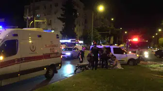Antalya'da kavşak kazası 3 kişi yaralandı