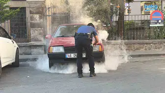 Kayseri'de park halindeki araç alevlere teslim oldu